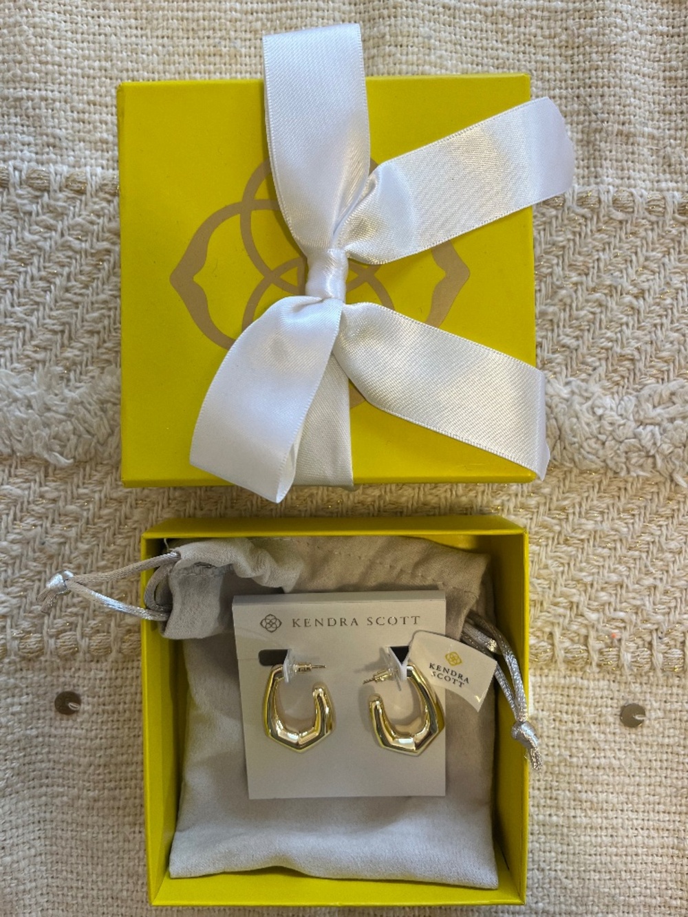 Kaia Gold Small Hoop Earrings - Kendra Scott
